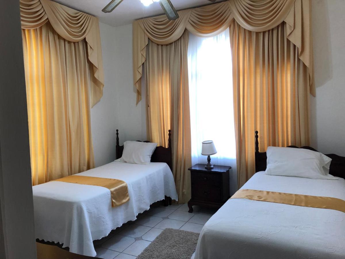 Goldenview Guesthouse Ocho Rios Luaran gambar